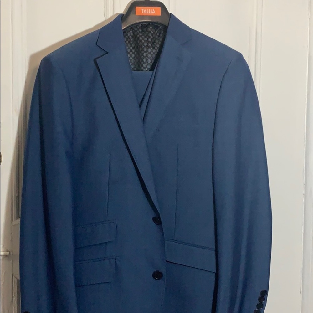 Men’s suit